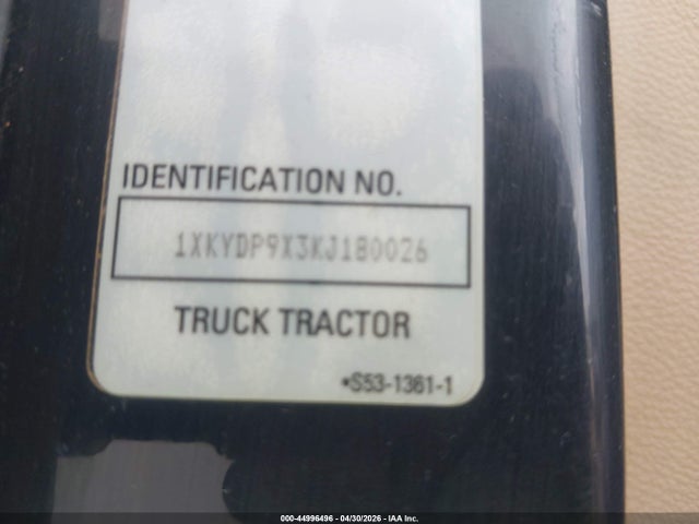 44996496 :رقم المزاد ، 1XKYDP9X3KJ180026 vin ، 2019 Kenworth T680 مزاد بيع