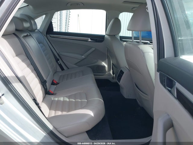 Продаж на аукціоні авто 2017 Volkswagen Passat 1.8t Sel Premium, vin: 1VWCT7A39HC048271, номер лоту: 44996513