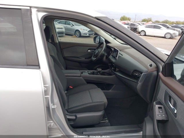5N1BT3BA6NC712537 Nissan Rogue Sv Fwd