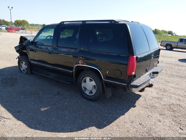 1999 Chevrolet Tahoe Ls მანქანა იყიდება აუქციონზე, vin: 1GNEK13R4XJ443747, აუქციონის ნომერი: 44996590
