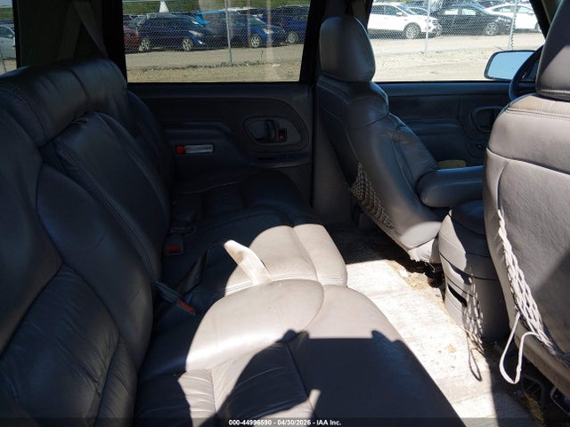 1999 Chevrolet Tahoe Ls მანქანა იყიდება აუქციონზე, vin: 1GNEK13R4XJ443747, აუქციონის ნომერი: 44996590