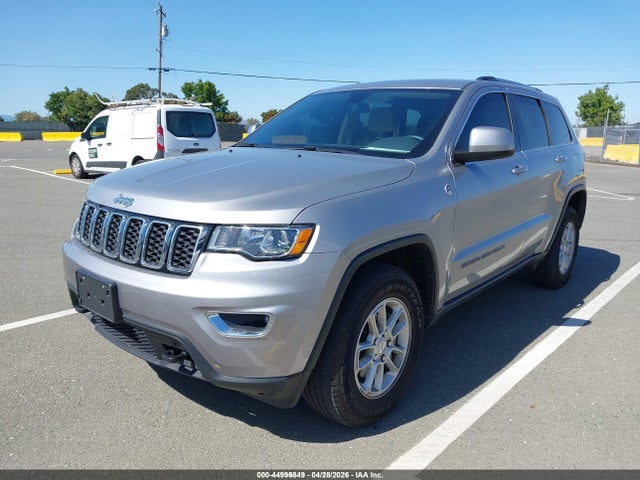 1C4RJFAG2JC161923 Jeep Grand Cherokee Laredo E 4x4