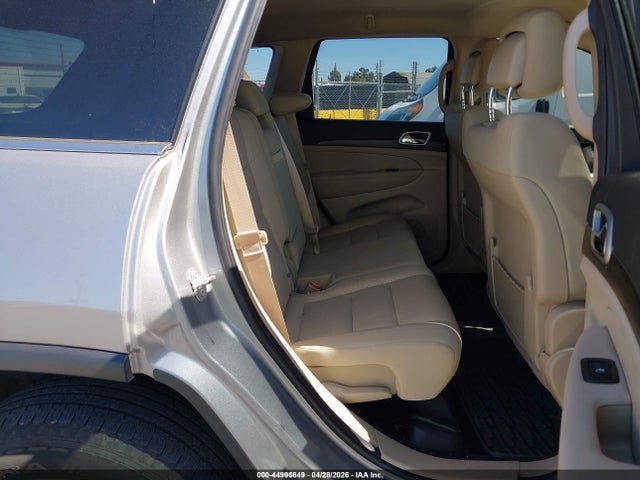 1C4RJFAG2JC161923 Jeep Grand Cherokee Laredo E 4x4