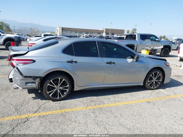 4T1G11AK6LU951426 Toyota CAMRY SE