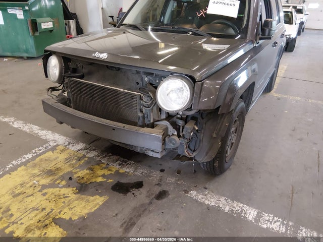 1C4NJPBB3GD526930 Jeep Patriot Sport