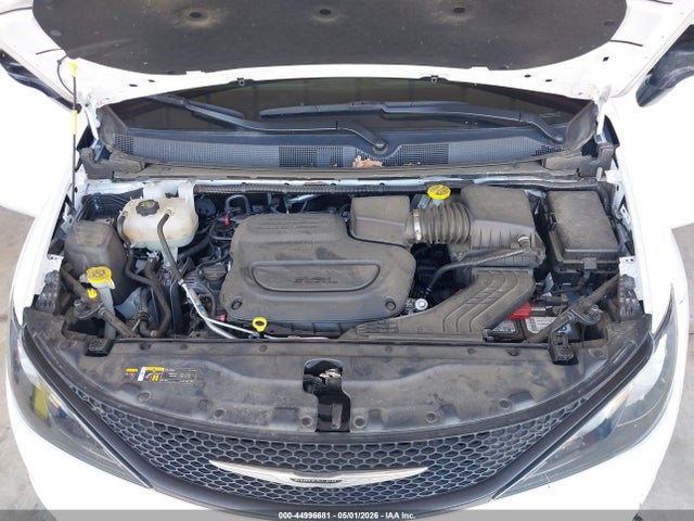 2C4RC1CG8RR133878 Chrysler Voyager Lx