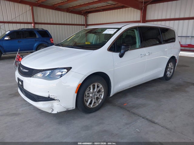 2C4RC1CG8RR133878 Chrysler Voyager Lx