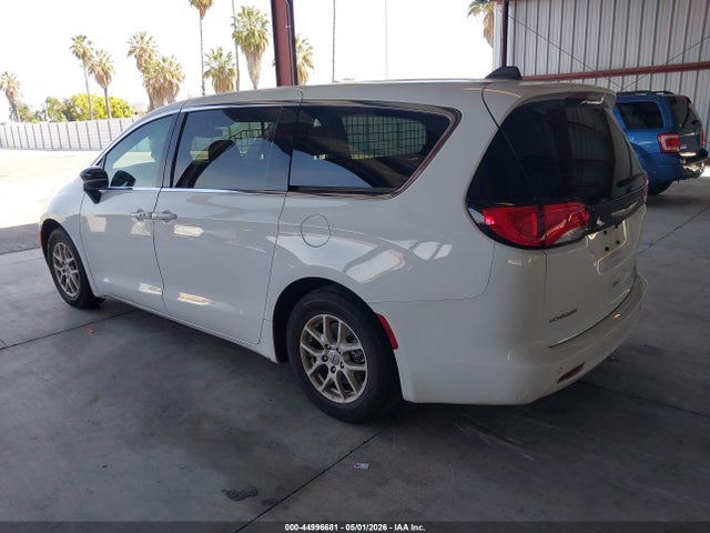 2C4RC1CG8RR133878 Chrysler Voyager Lx