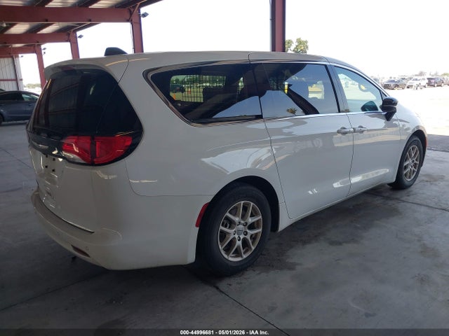 2C4RC1CG8RR133878 Chrysler Voyager Lx