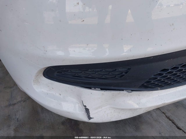 2C4RC1CG8RR133878 Chrysler Voyager Lx