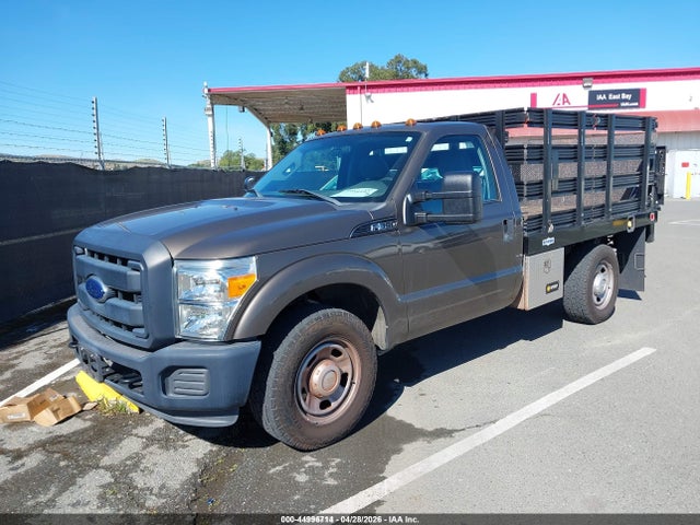 Ford F-350 Chassis Xl 2016 1FDRF3E6XGED31181 Image 2