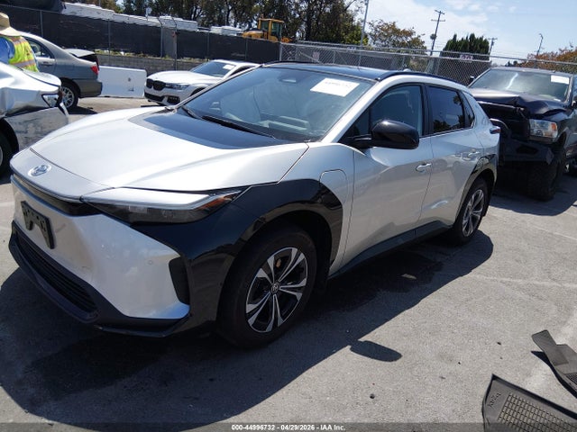 Toyota BZ4X XLE 2024 JTMAAAAA7RA041893 Image 2
