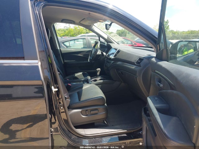 44996743 :رقم المزاد ، 5FPYK3F69HB031293 vin ، 2017 Honda Ridgeline Rtl-t مزاد بيع