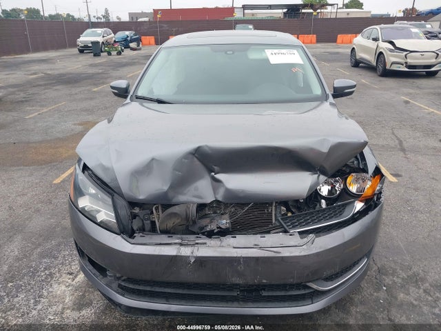 2014 Volkswagen Passat 1.8t Se მანქანა იყიდება აუქციონზე, vin: 1VWBT7A32EC072743, აუქციონის ნომერი: 44996759