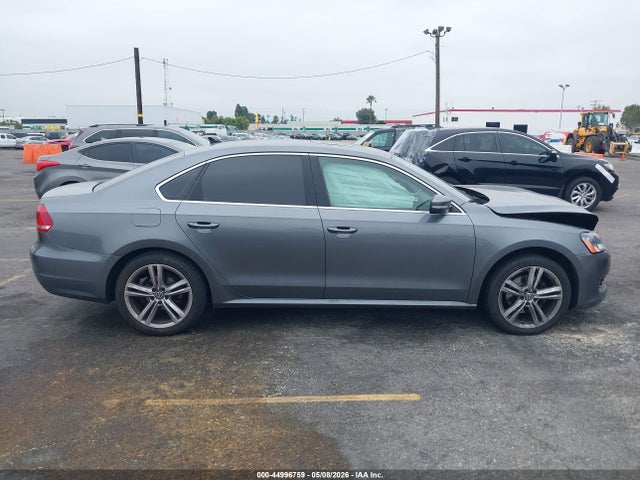 2014 Volkswagen Passat 1.8t Se მანქანა იყიდება აუქციონზე, vin: 1VWBT7A32EC072743, აუქციონის ნომერი: 44996759