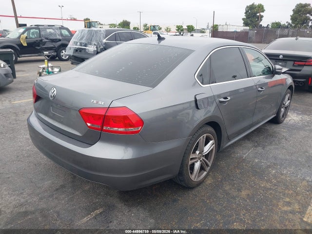 2014 Volkswagen Passat 1.8t Se მანქანა იყიდება აუქციონზე, vin: 1VWBT7A32EC072743, აუქციონის ნომერი: 44996759