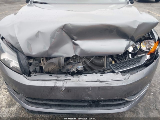 2014 Volkswagen Passat 1.8t Se მანქანა იყიდება აუქციონზე, vin: 1VWBT7A32EC072743, აუქციონის ნომერი: 44996759
