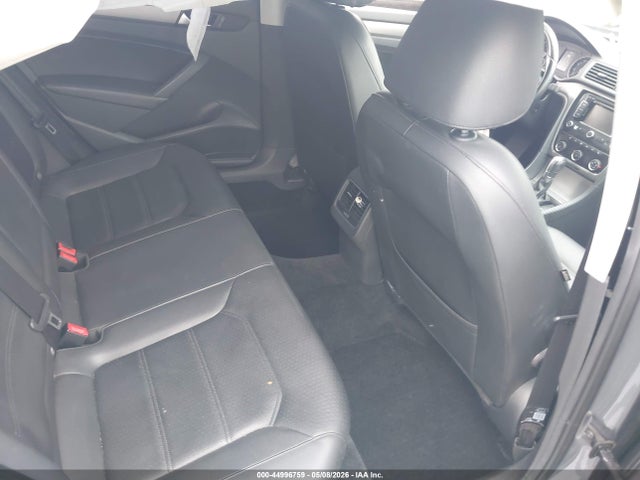2014 Volkswagen Passat 1.8t Se მანქანა იყიდება აუქციონზე, vin: 1VWBT7A32EC072743, აუქციონის ნომერი: 44996759