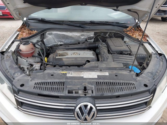 WVGAV7AX8GW597864 Volkswagen TIGUAN S