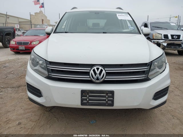 WVGAV7AX8GW597864 Volkswagen TIGUAN S