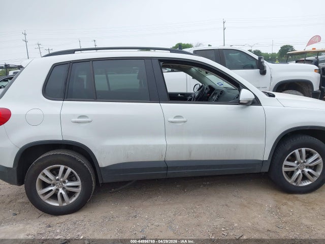WVGAV7AX8GW597864 Volkswagen TIGUAN S