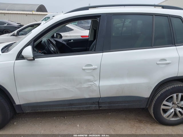 WVGAV7AX8GW597864 Volkswagen TIGUAN S