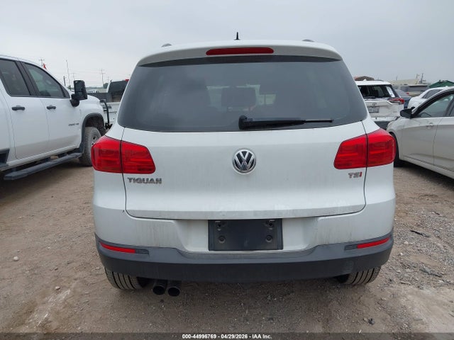 WVGAV7AX8GW597864 Volkswagen TIGUAN S