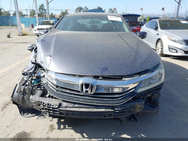 Продажа на аукционе авто 2017 Honda Accord Lx, vin: 1HGCR2F30HA251124, номер лота: 44996807