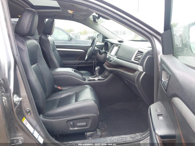 Продажа на аукционе авто 2017 Toyota Highlander Xle, vin: 5TDJZRFH7HS435151, номер лота: 44996851