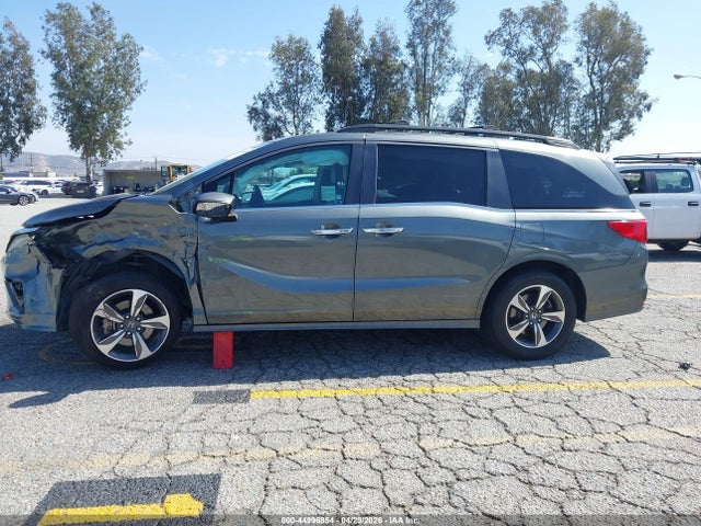 Honda Odyssey Touring 2018 5FNRL6H89JB009147 Image 13