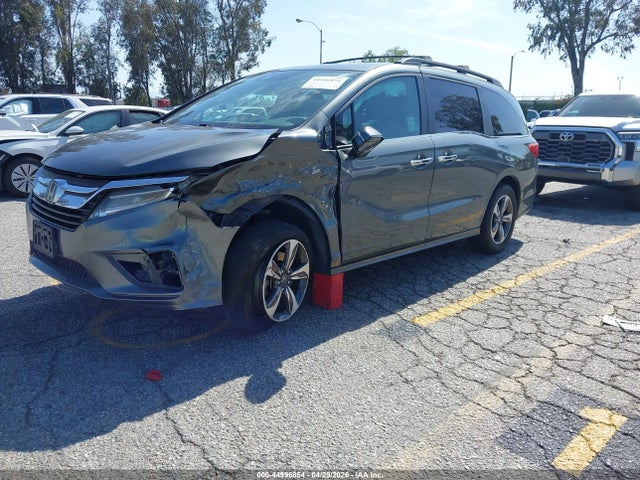 Honda Odyssey Touring 2018 5FNRL6H89JB009147 Image 2
