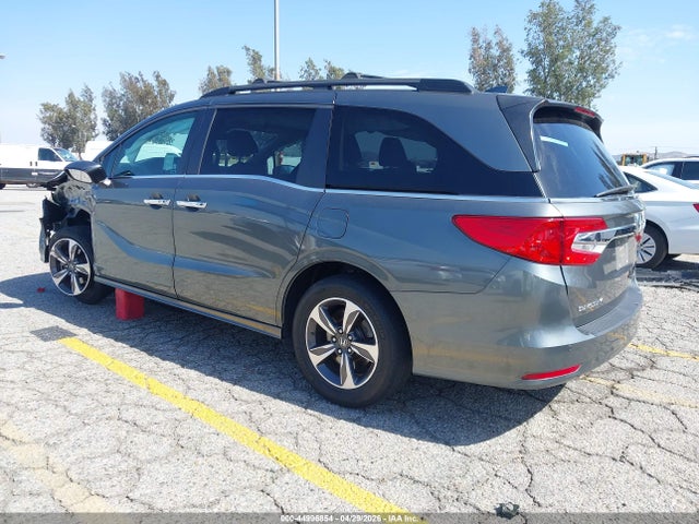 Honda Odyssey Touring 2018 5FNRL6H89JB009147 Image 3
