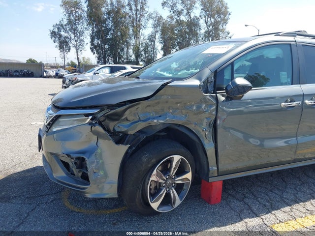 Honda Odyssey Touring 2018 5FNRL6H89JB009147 Image 6