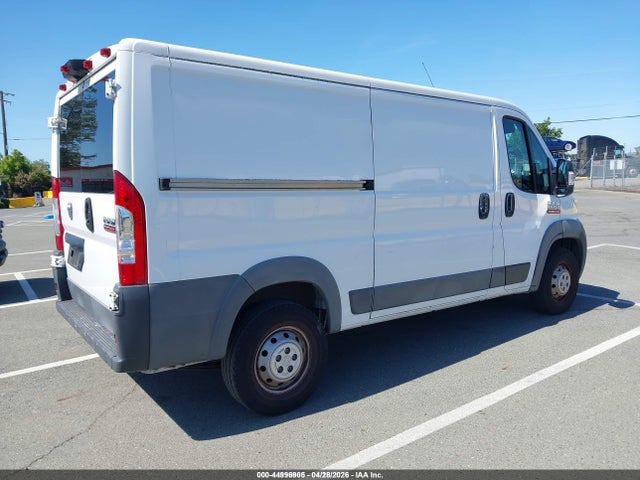 3C6TRVAG5JE147328 RAM Promaster 1500 Low Roof 136 Wb