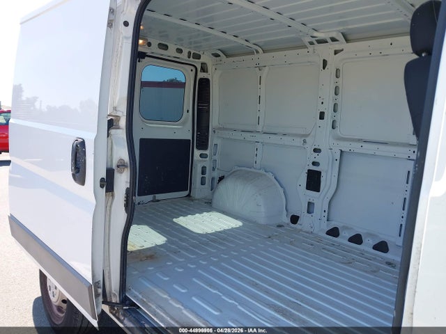 3C6TRVAG5JE147328 RAM Promaster 1500 Low Roof 136 Wb
