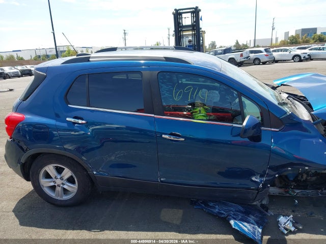 3GNCJLSB8LL226750 Chevrolet Trax Fwd Lt