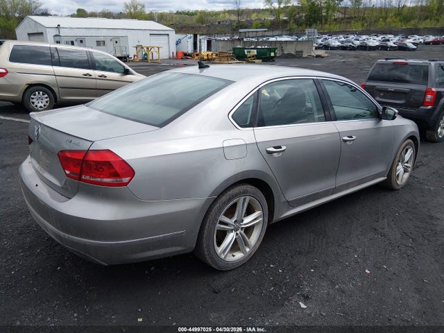 Продаж на аукціоні авто 2013 Volkswagen Passat 2.0l Tdi Sel Premium, vin: 1VWCN7A30DC024705, номер лоту: 44997025