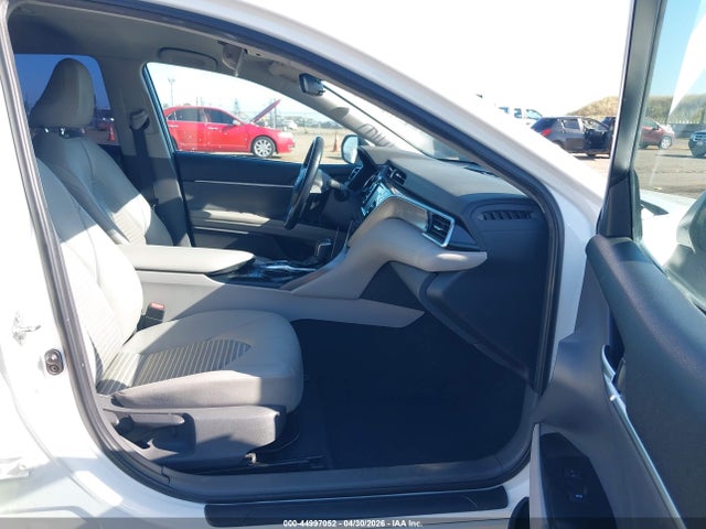 4T1B21HK3JU508757 Toyota Camry Hybrid Se