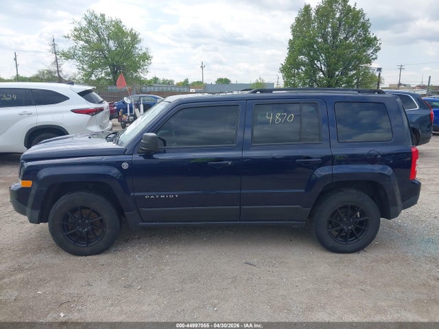 2017 Jeep Patriot Latitude 4x4 მანქანა იყიდება აუქციონზე, vin: 1C4NJRFB5HD133938, აუქციონის ნომერი: 44997055