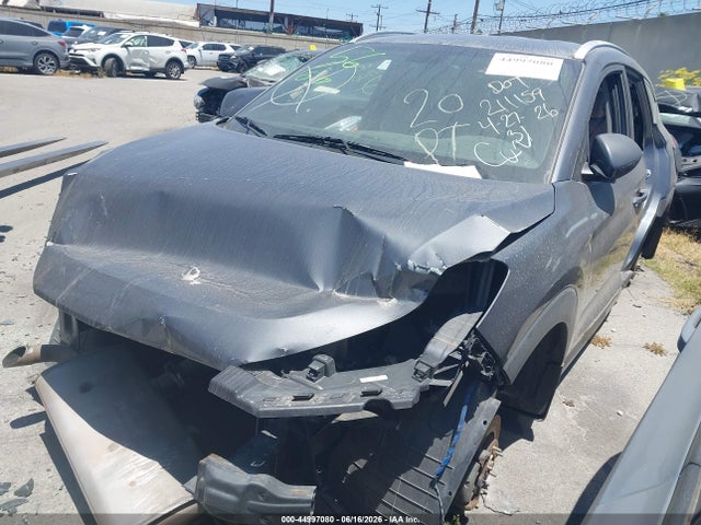 KM8J3CA46GU053931 Hyundai TUCSON SE