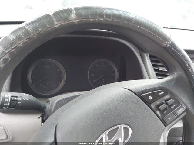 KM8J3CA46GU053931 Hyundai TUCSON SE