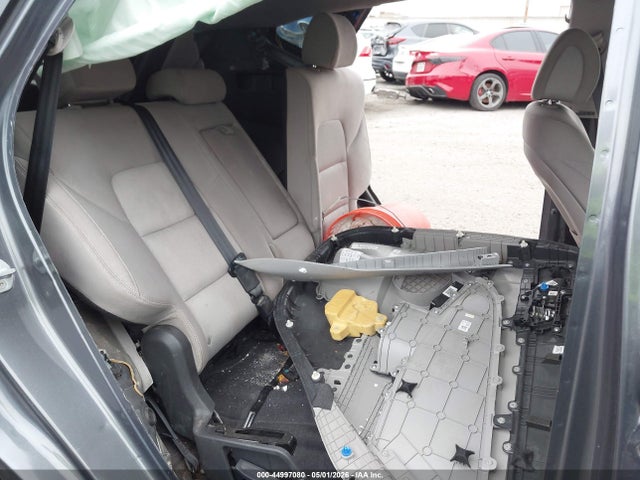 KM8J3CA46GU053931 Hyundai TUCSON SE