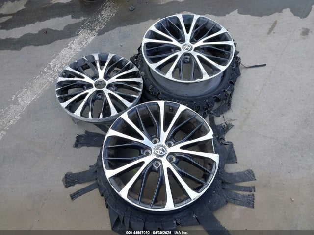 4T1G11AK9LU978300 Toyota CAMRY SE