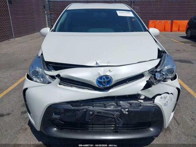 JTDZN3EUXGJ052097 Toyota Prius V Two