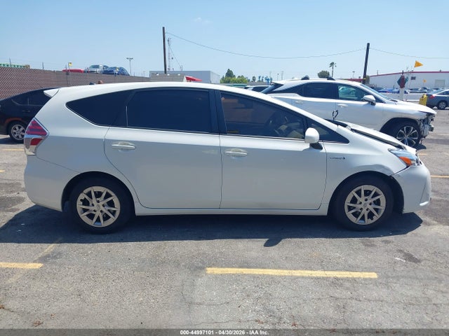 JTDZN3EUXGJ052097 Toyota Prius V Two