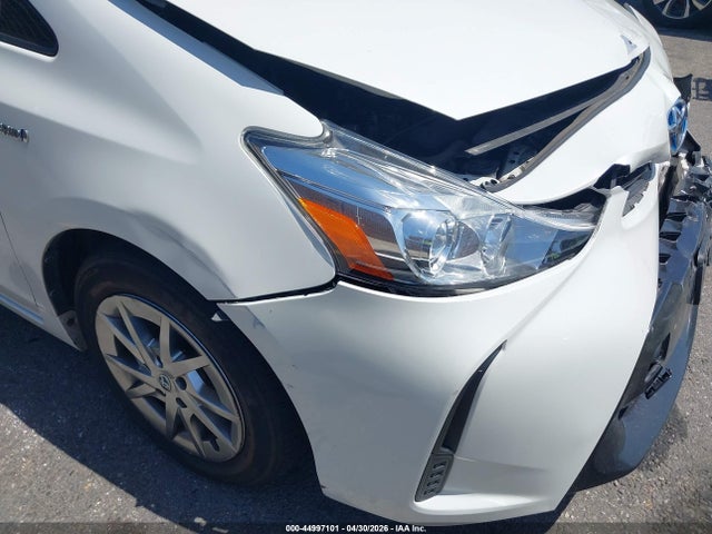 JTDZN3EUXGJ052097 Toyota Prius V Two