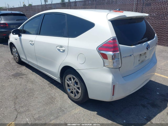 JTDZN3EUXGJ052097 Toyota Prius V Two