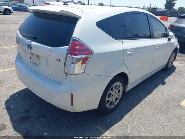 JTDZN3EUXGJ052097 Toyota Prius V Two