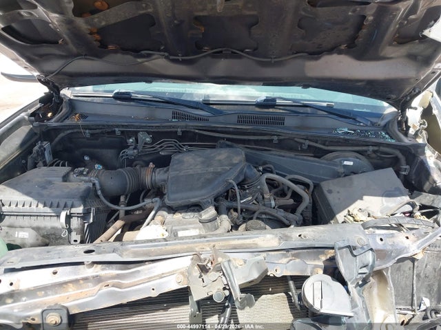 5TFAX5GN4HX084664 Toyota Tacoma Sr5