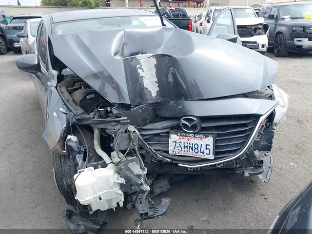 44997123 :رقم المزاد ، JM1BM1X70G1318937 vin ، 2016 Mazda Mazda3 I Grand Touring مزاد بيع